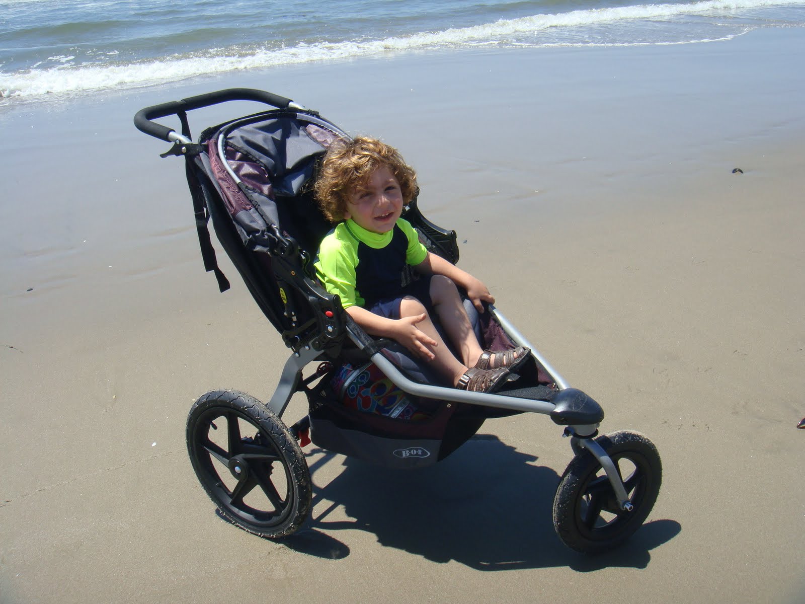 bob stroller on beach