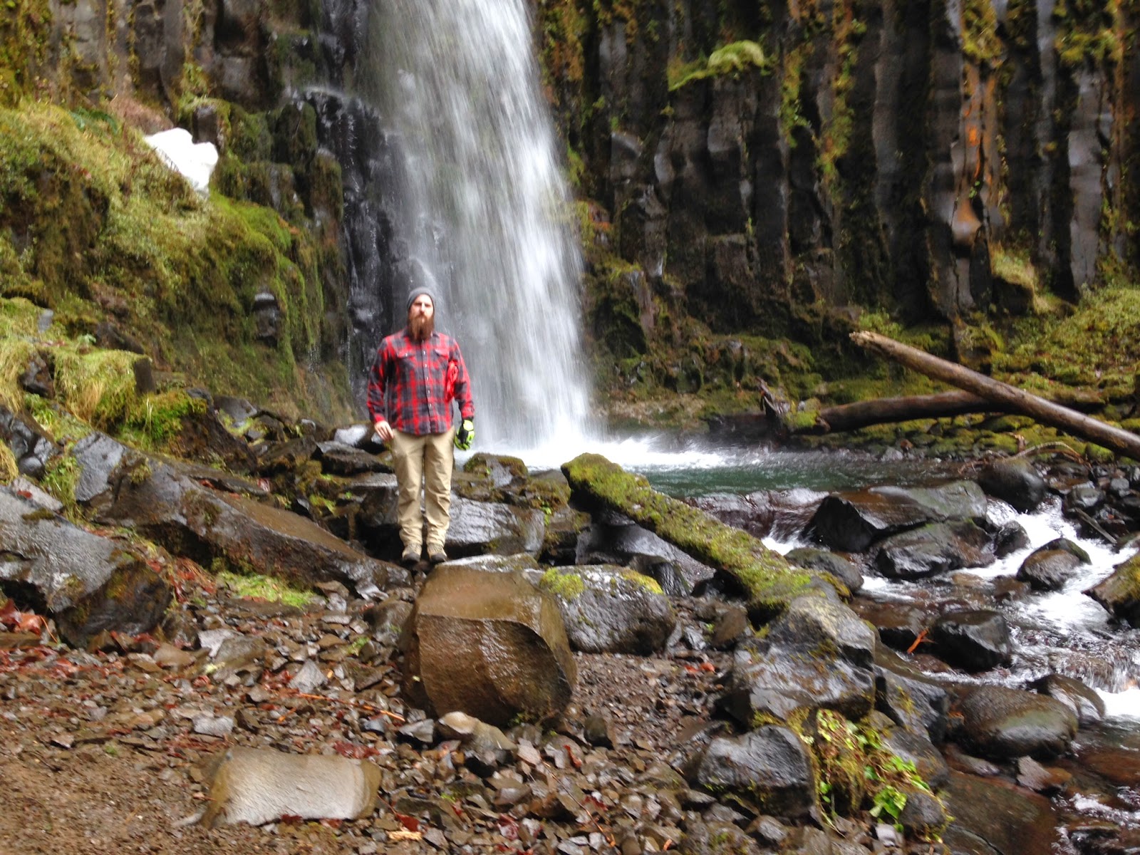 .Hike Mondays. DRY CREEK FALLS