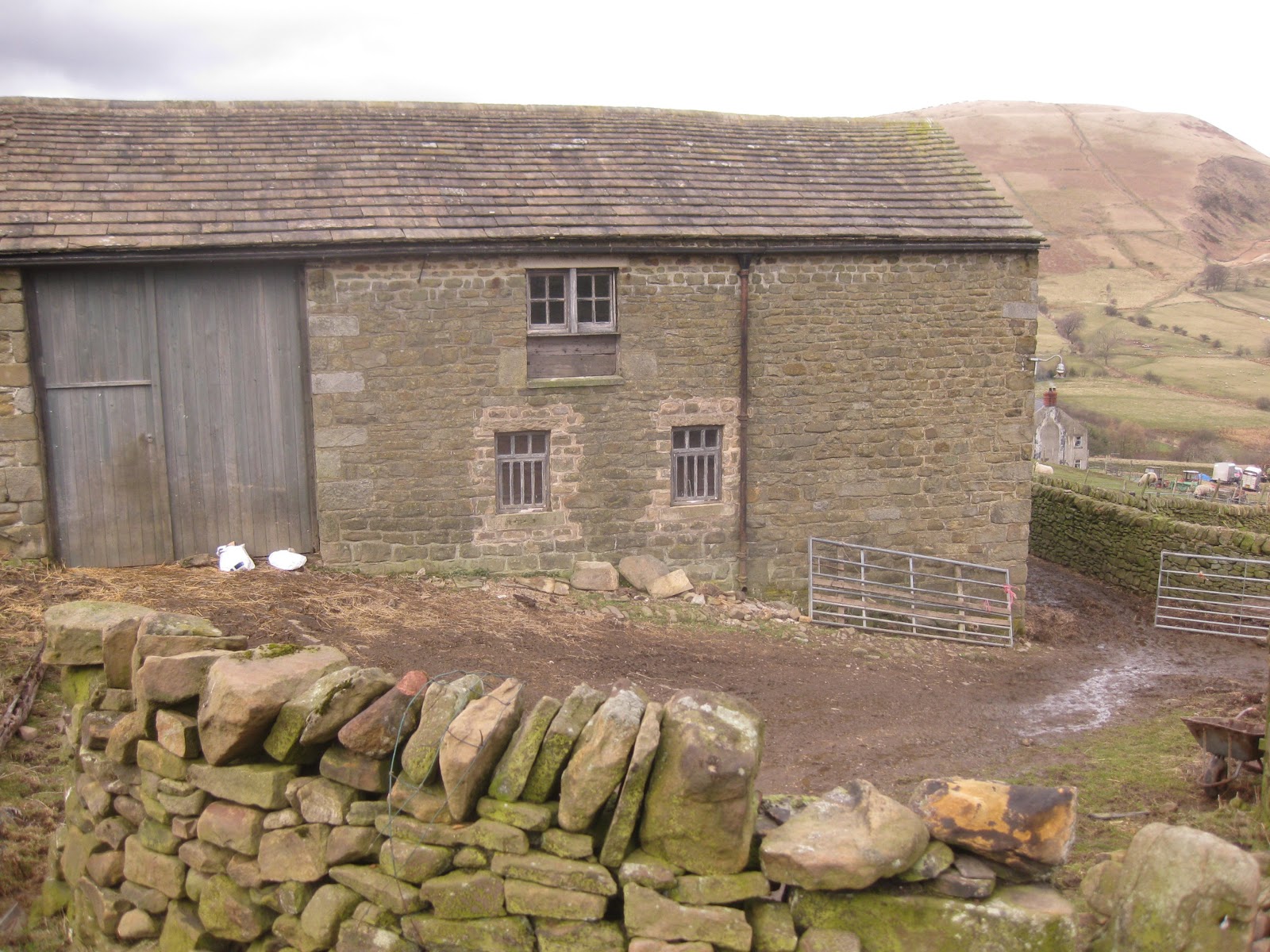 Ollerbrook Cottages Edale A Walk Up The Valley To One Of The
