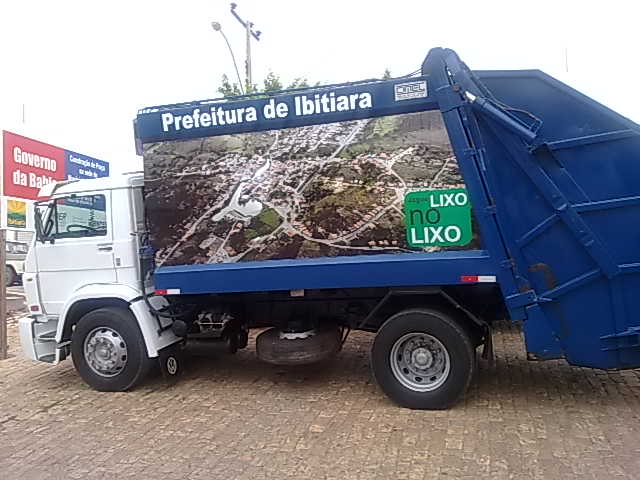 IBITIARA: PREFEITURA DE IBITIARA ADQUIRIU UM CAMINHÃO DE LIXO