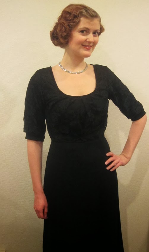 Swingin' it in vintage A dress for blues dancing