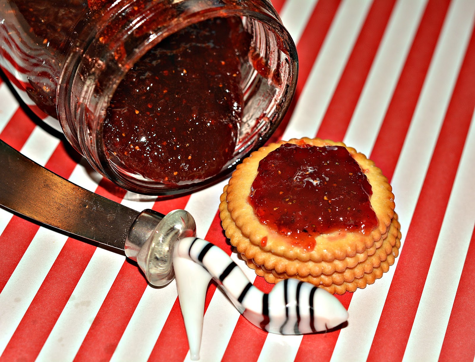 HOMEMADE STRAWBERRY JAM Hugs and Cookies XOXO