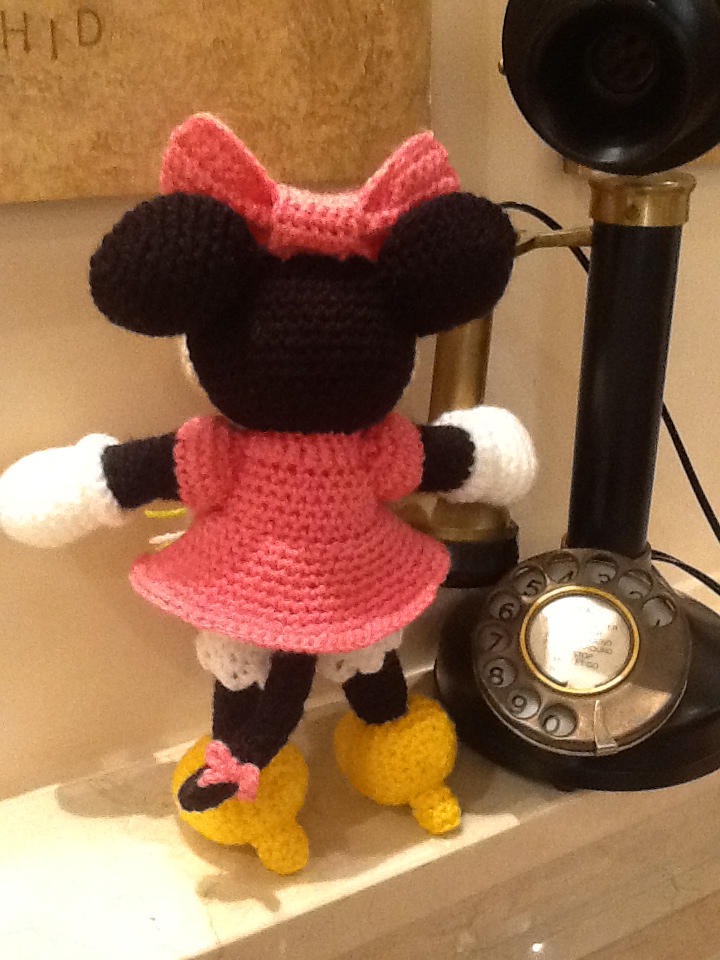 Sweet Dollies: AMIGURUMI MINNIE MOUSE
