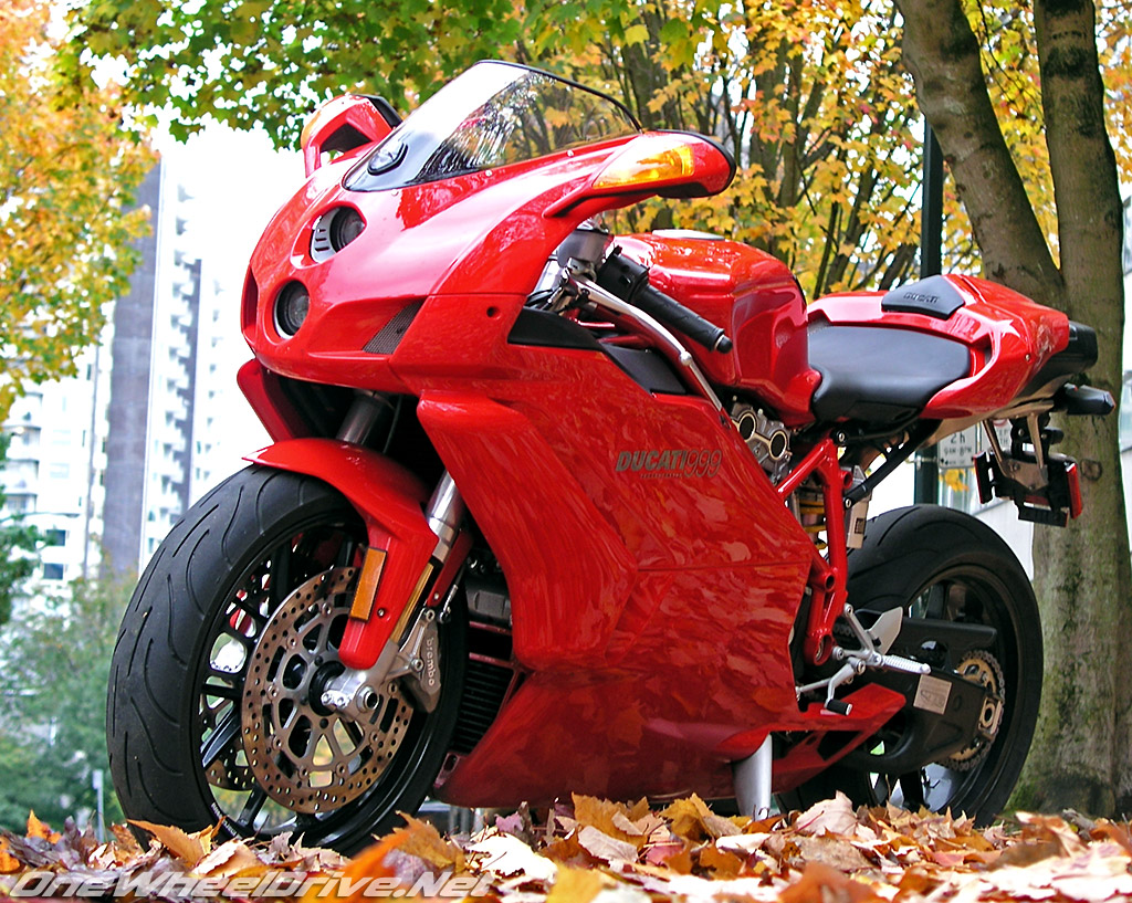 http://2.bp.blogspot.com/-9tGrbNzAyTI/UF4TvFWOqYI/AAAAAAAAA8g/ejh0vQb4aDI/s1600/ducati_2005_999_5.jpg