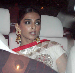 Sonam Kapoor grace the Big B's Diwali bash 