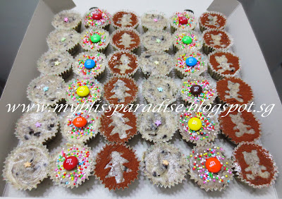 http://myblissparadise.blogspot.sg/2013/12/baked-mini-bite-size-oreo-cheesecakes.html