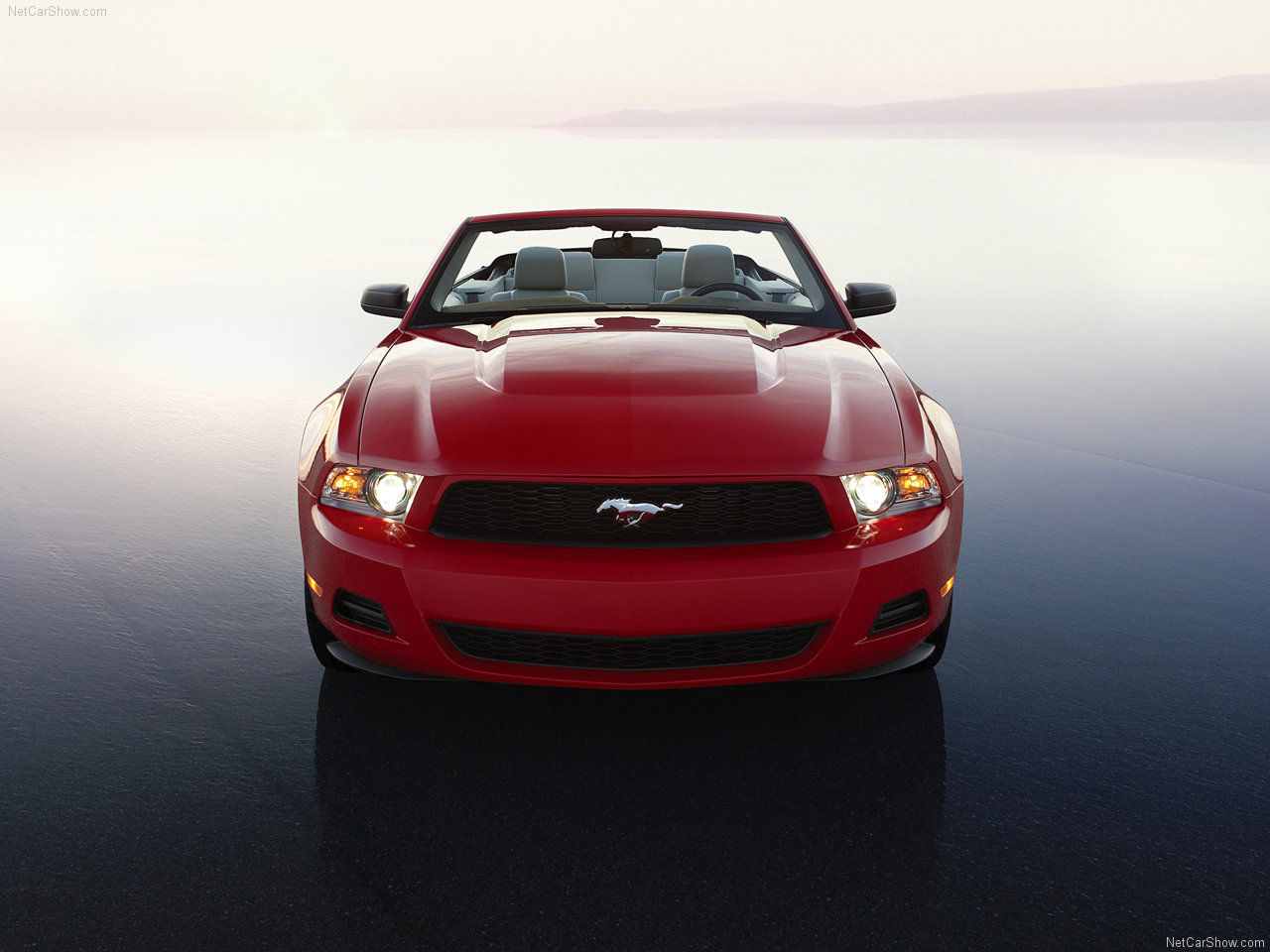 http://2.bp.blogspot.com/-9yQa01OpHe4/TXNtxFGMh7I/AAAAAAAADF8/Iy1tRxO9wC8/s1600/Ford-Mustang_Convertible_2010_1280x960_wallpaper_08.jpg