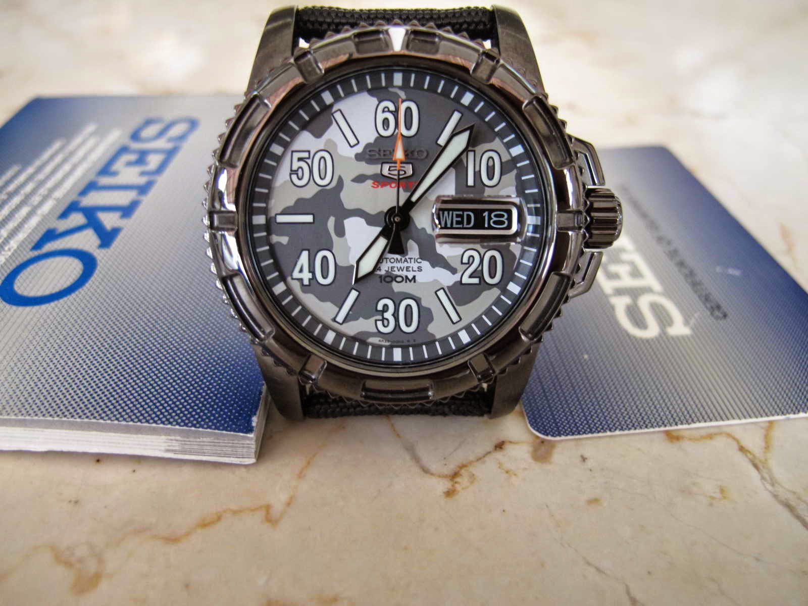 harga seiko 5 sports automatic 24 jewels 100m 4r36a