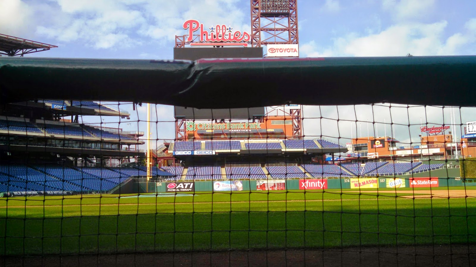 Where to Eat at Citizens Bank Park in Philadelphia