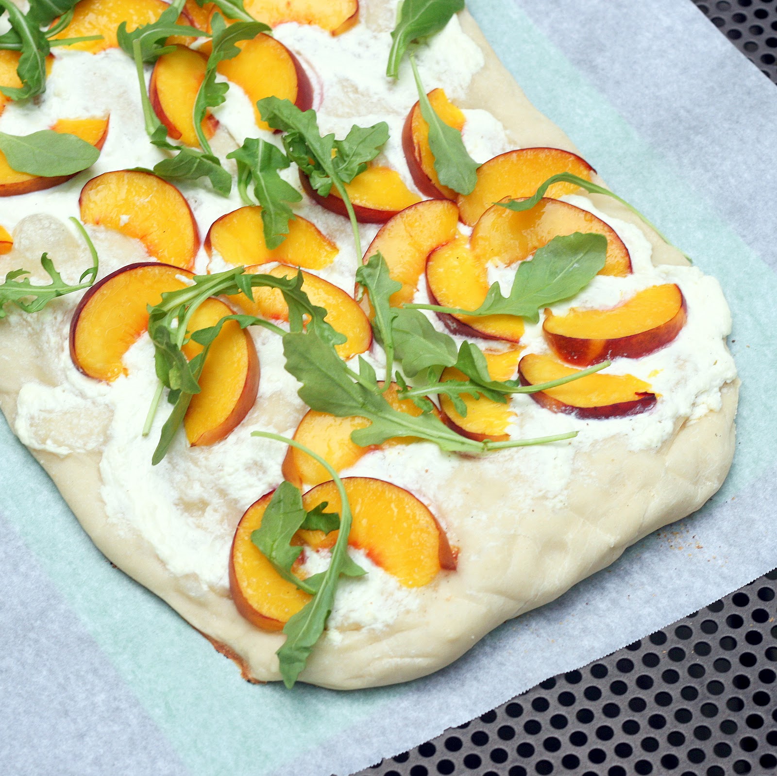 Mix it Up Peach, Arugula, and Ricotta Pizza with (Optional) Balsamic