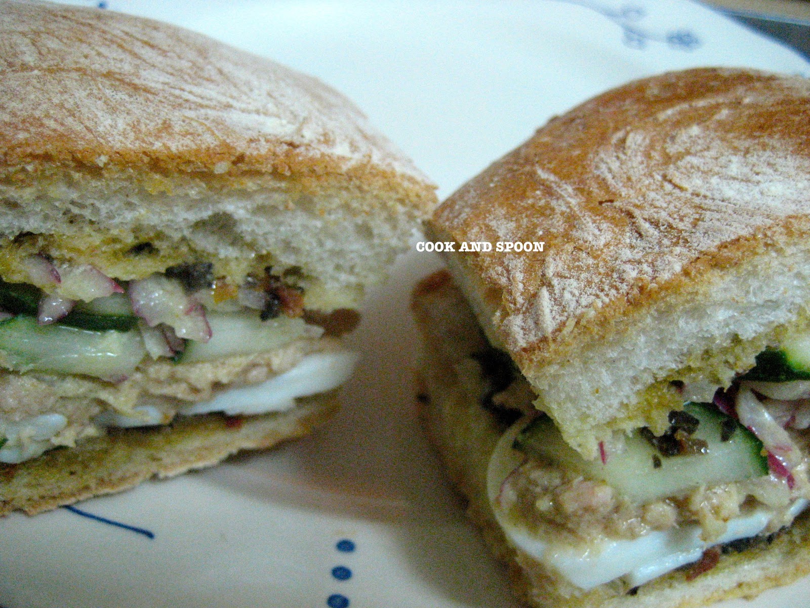 Cook & Spoon TUNA NICOISE SANDWICH CON TAPENADE A MI MANERA