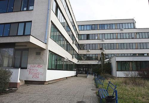 Dom Zdravlja U Zmaj Ognjena Vuka Zatvara Se Na 10 Dana