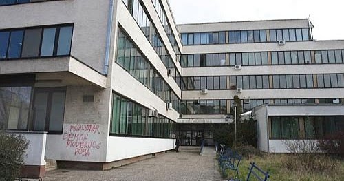 Dom Zdravlja U Zmaj Ognjena Vuka Zatvara Se Na 10 Dana