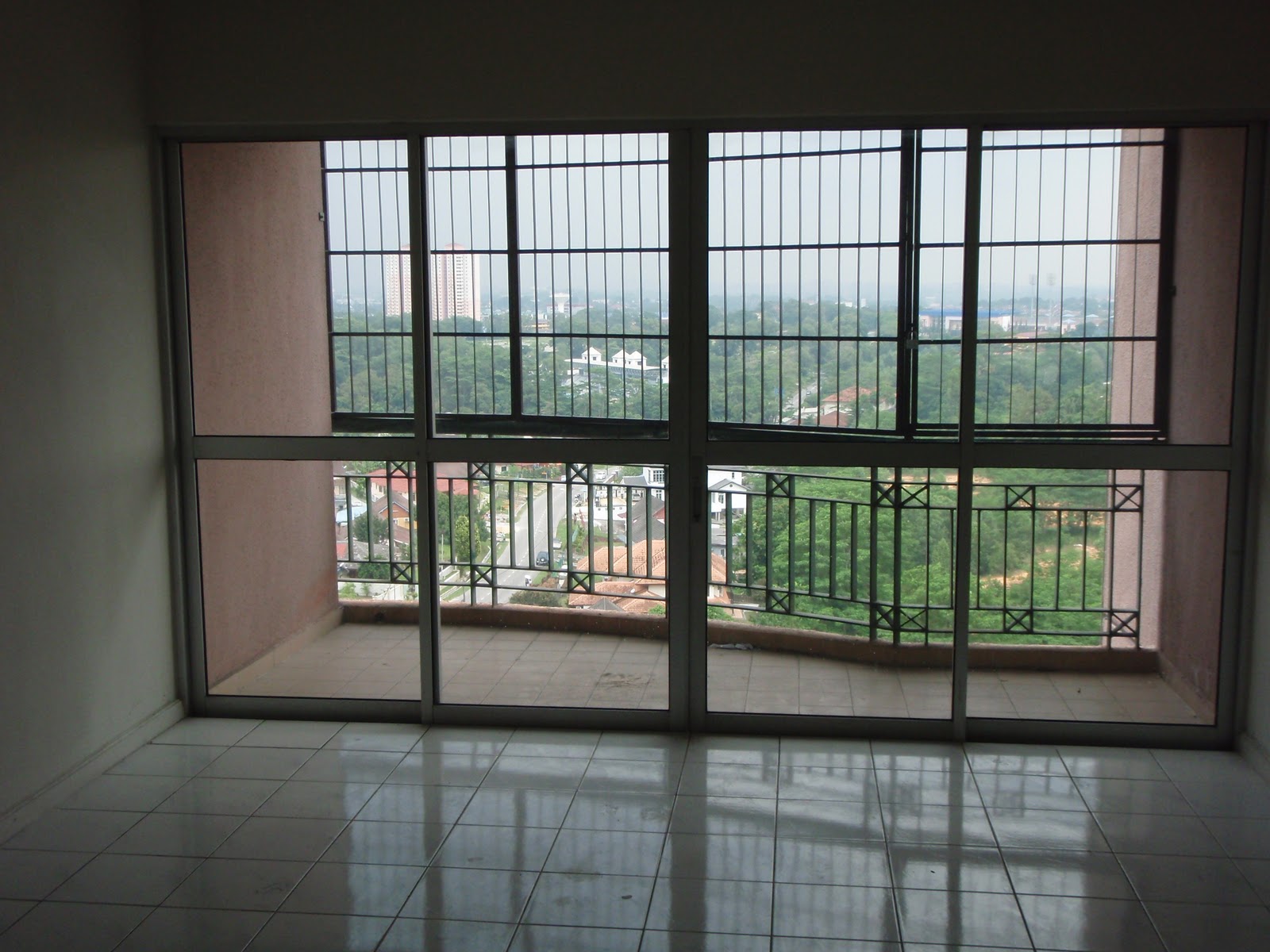 larkin utama condominium