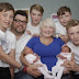 Cette maman a deux paires de jumeaux. 10 ans plus tard, les docteurs voient ceci dans son ventre!