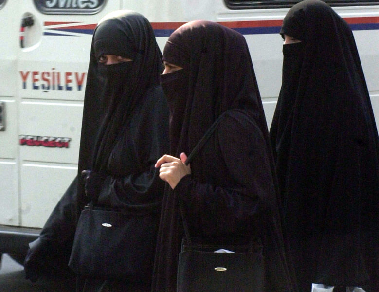 niqab bride