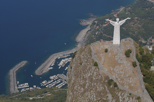 Las 17 estatuas de Cristo más altas del mundo