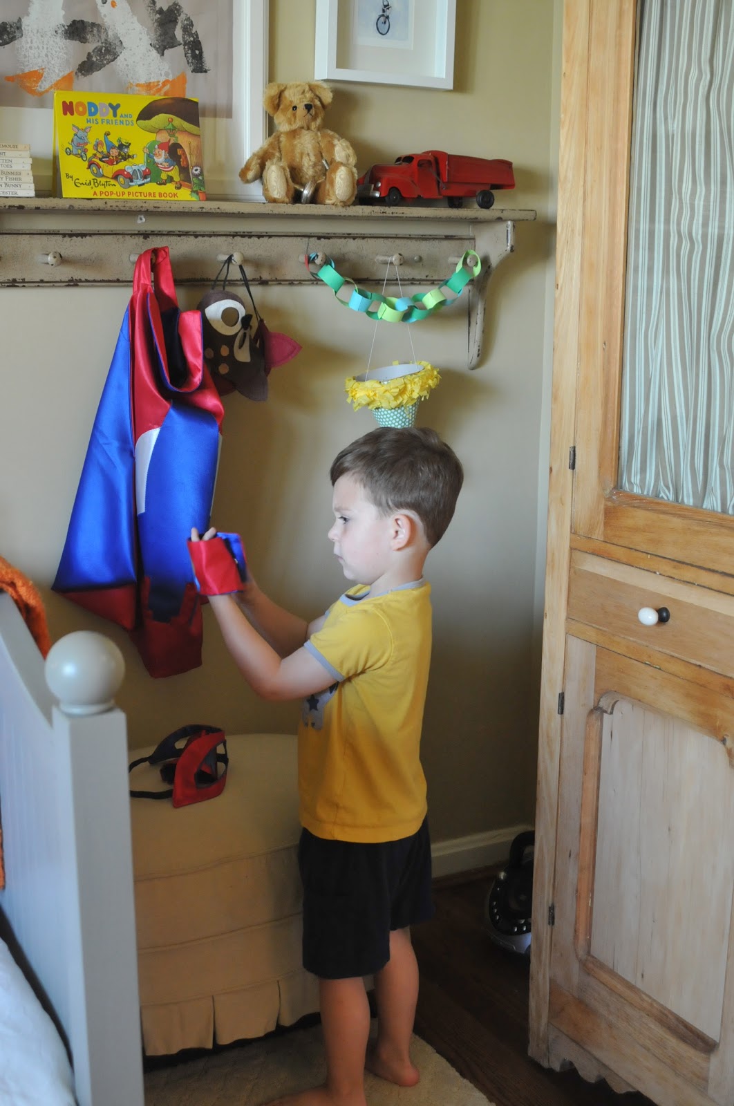 Featured image of post Little Boy Superhero Bedroom - I ordered the dark walnut and it looks great with the white!