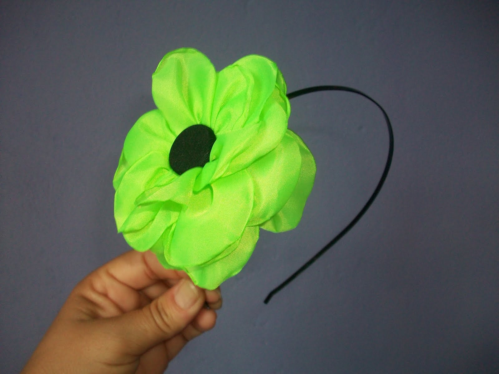 FATIMA ARTES TIARAS COM FLORES DE TECIDO