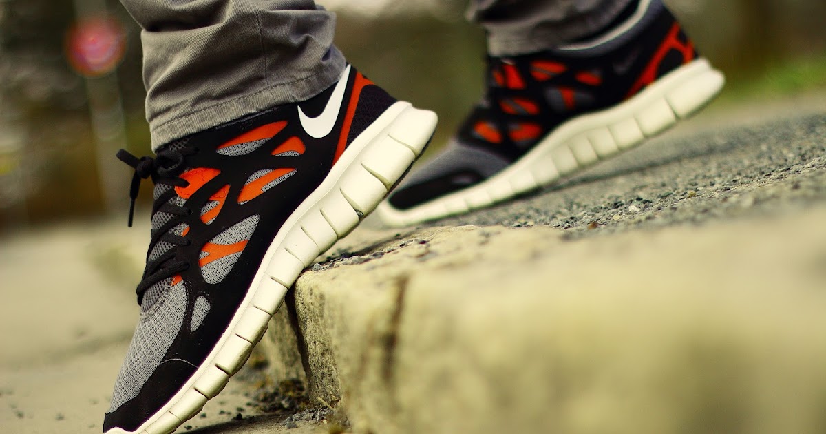 nike free red and black
