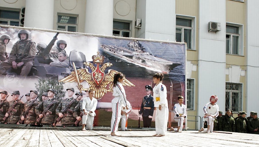 Показательные выступления каратистов (дети)