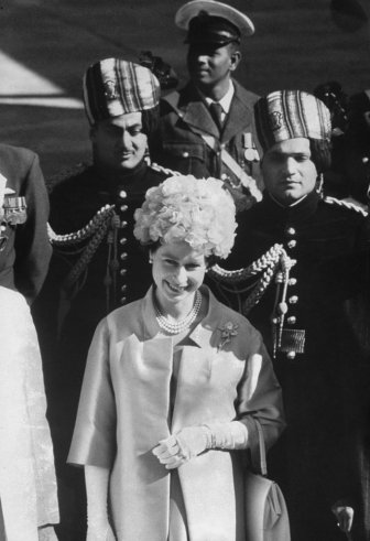 What Did Elizabeth II  Look Like  in 1961 
