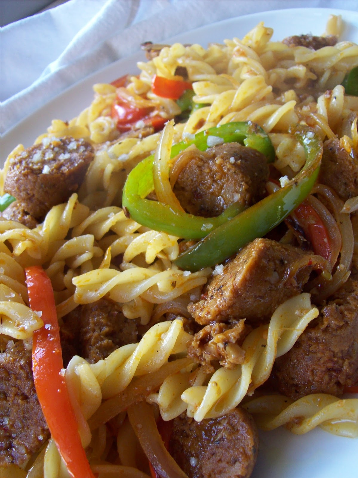 red or green?: spicy italian sausage & peppers pasta