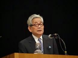 Kenzaburo Oe (大江 健三郎 Ōe Kenzaburō, Jepang, peraih Nobel Sastra thn 1994