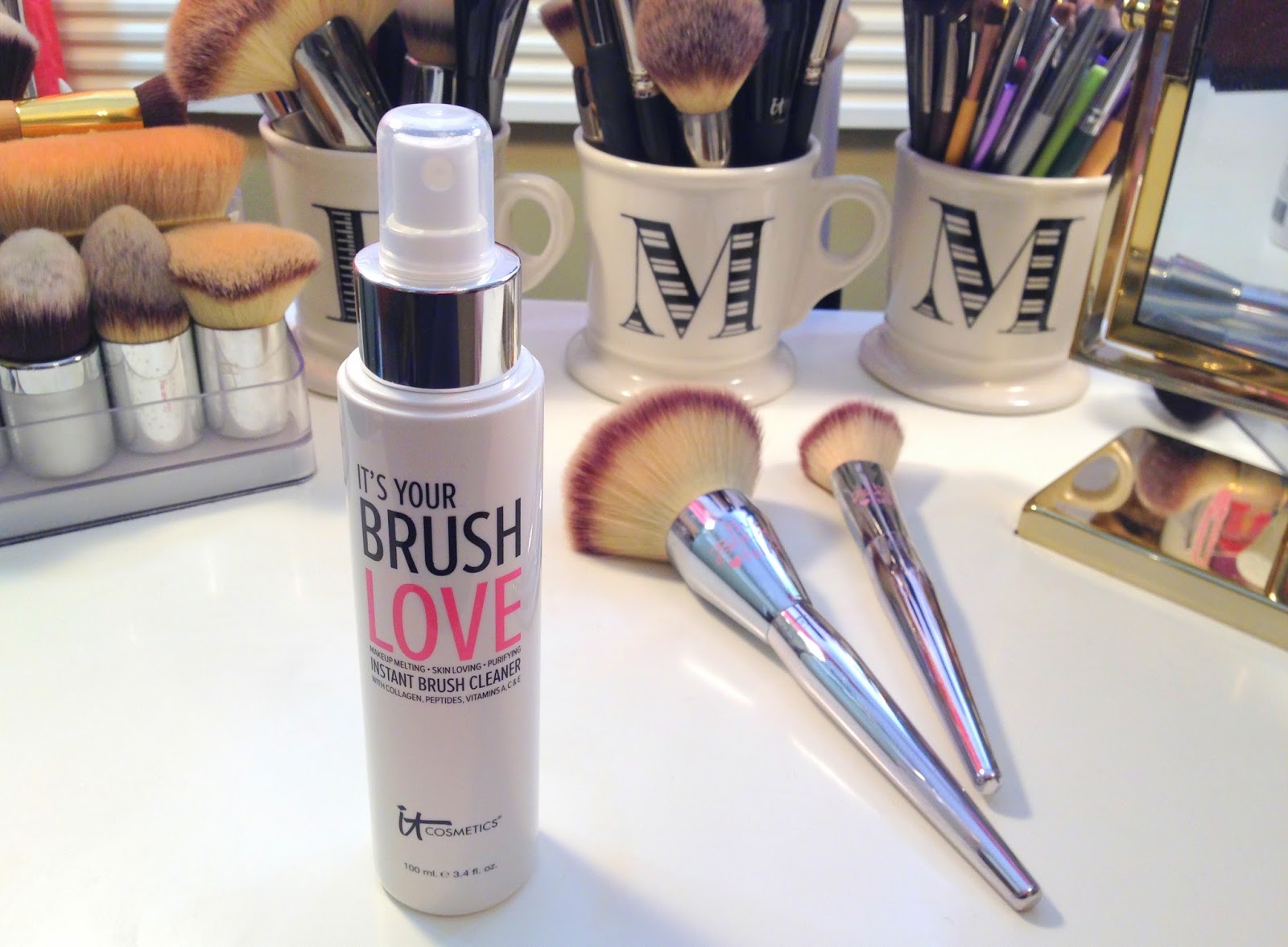 Fashion Maven... Mommy Brush Love IT Cosmetics