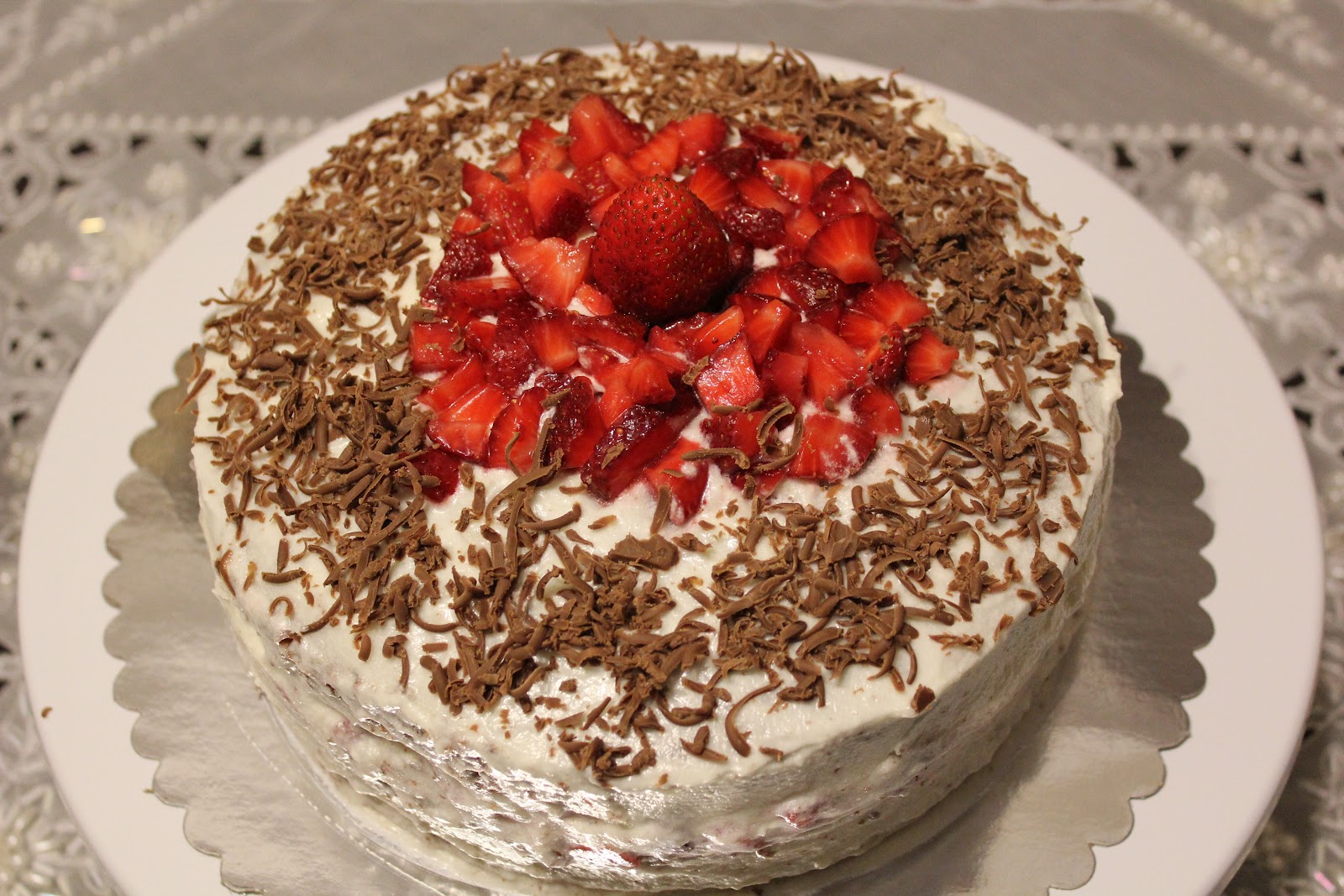 Saliş Mutfakta Çilekli Pasta