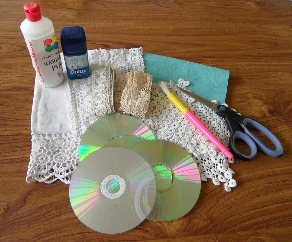 Louise Dawson Design How To... Make a set of coasters using old CDs