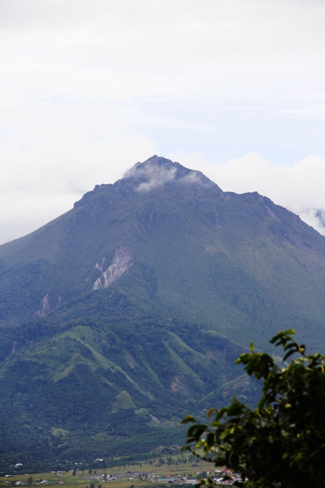Keindahan Gunung Burni Telong, Gunung Api Aktif di dataran Tinggi Gayo