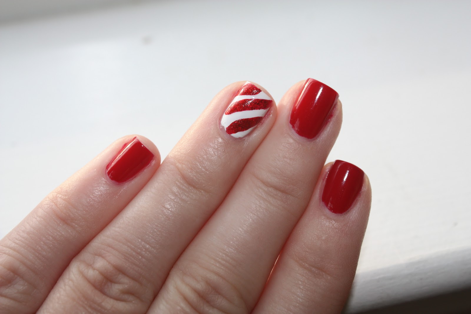 Mama Loves Mani's!: Candy Cane Nails!