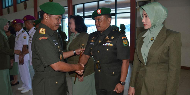 Wakil Komandan Kodiklat TNI AD dan Komandan Puslatpur Diserah Terimakan