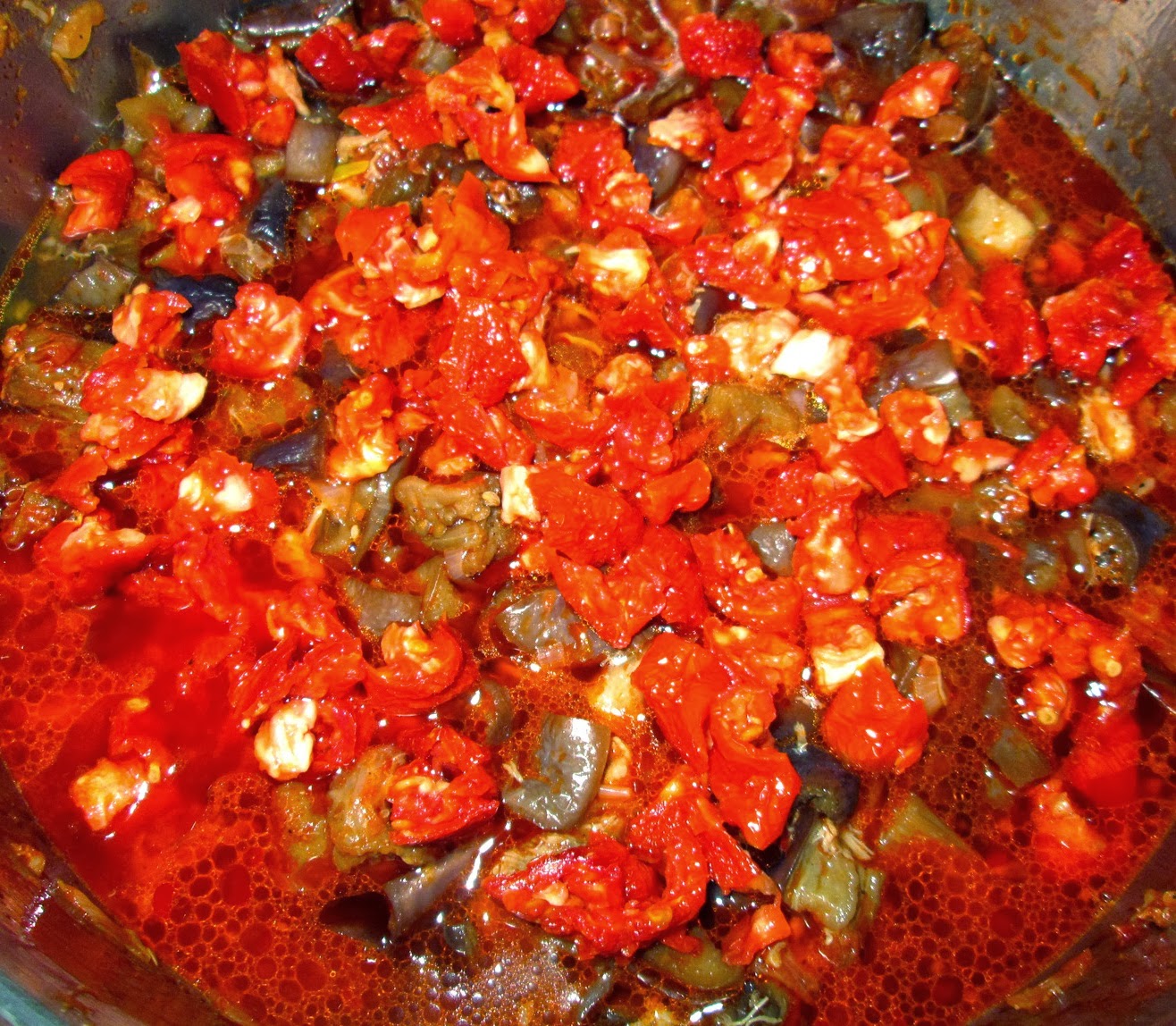 Özen�in mutfağından Özen�li tarifler ) Kuzu etli kuru patlıcan yemeği