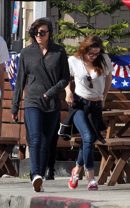 Kristen Stewart - Candids | Just FAB Celebs