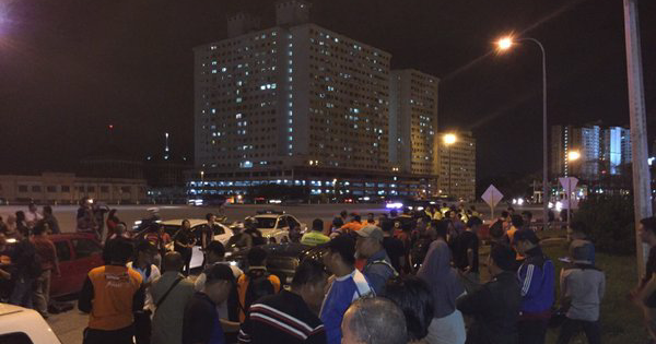 Gambar Berpuluh Ribu Orang Shutdownsungaibesi 1 Malaysia Gambar Berpuluh Ribu Orang Shutdownsungaibesi 1 Malaysia