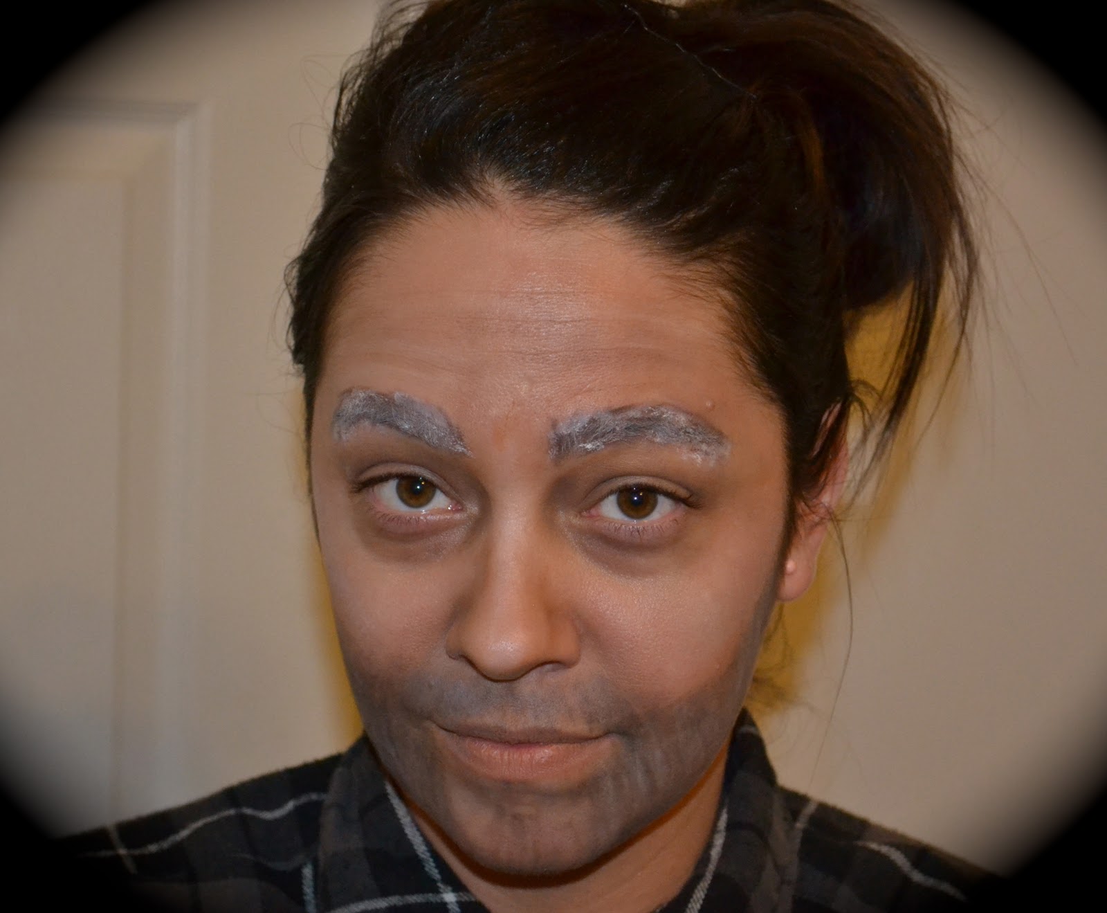 Wife, Mother of 3, Make Up Artist, and obsessive collector. Fun and