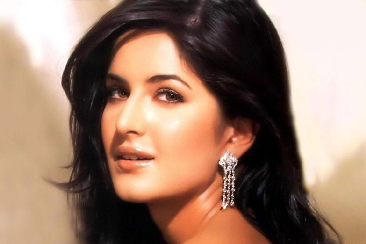 http://2.bp.blogspot.com/-AKq4T_jto9I/T8kAuysFL_I/AAAAAAAAEZg/Bn0IKddV1uw/s1600/hot-katrina-kaif-other.jpg