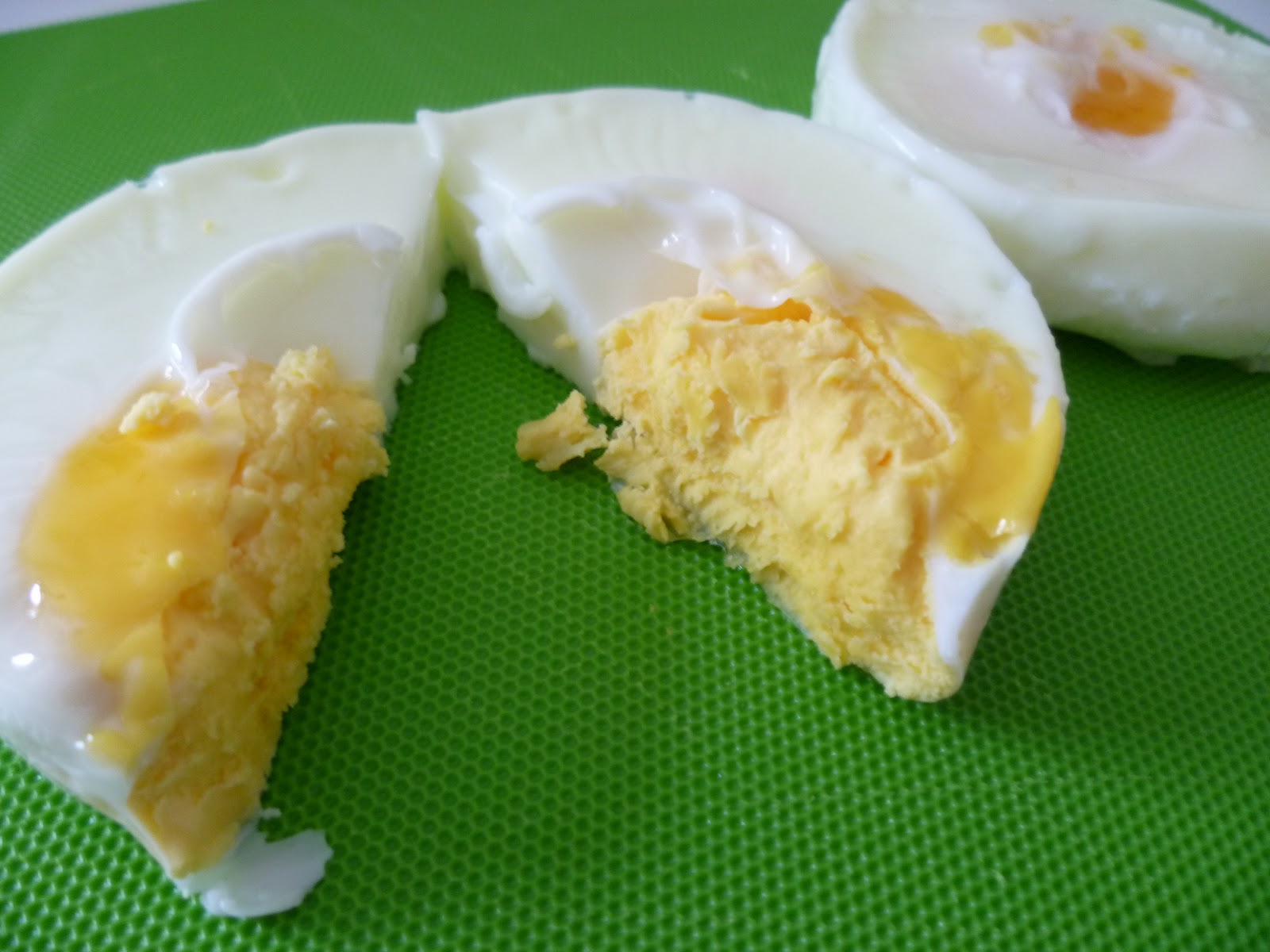 Un domingo en mi cocina: Trucos: Huevos duros en el microondas