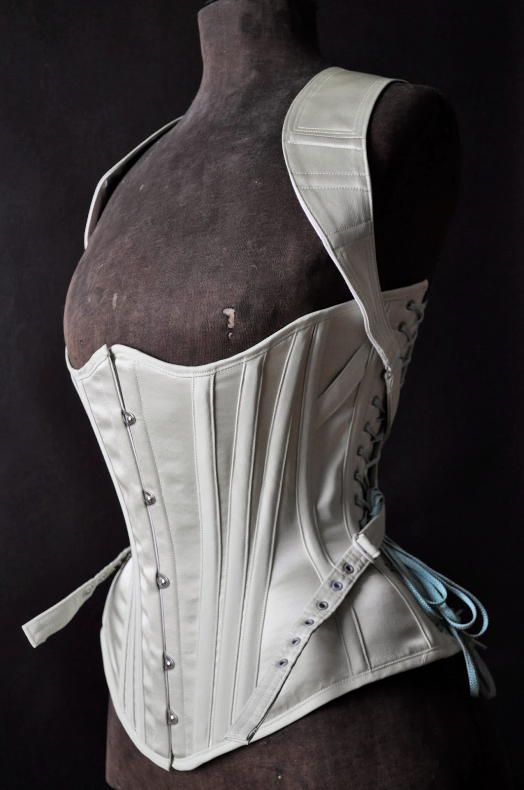 Lovesick Corsets Lovesick in Glassbook 6 Editorial "Fistful of Dollars"