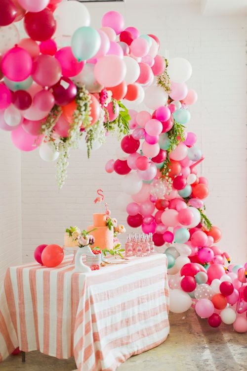 decoración con globos para baby shower