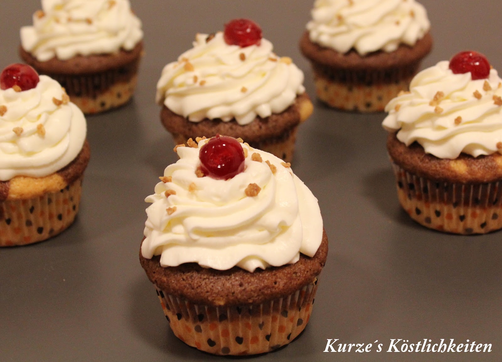 Kurze´s Köstlichkeiten KirschCupcakes mit SahneQuarkFrosting