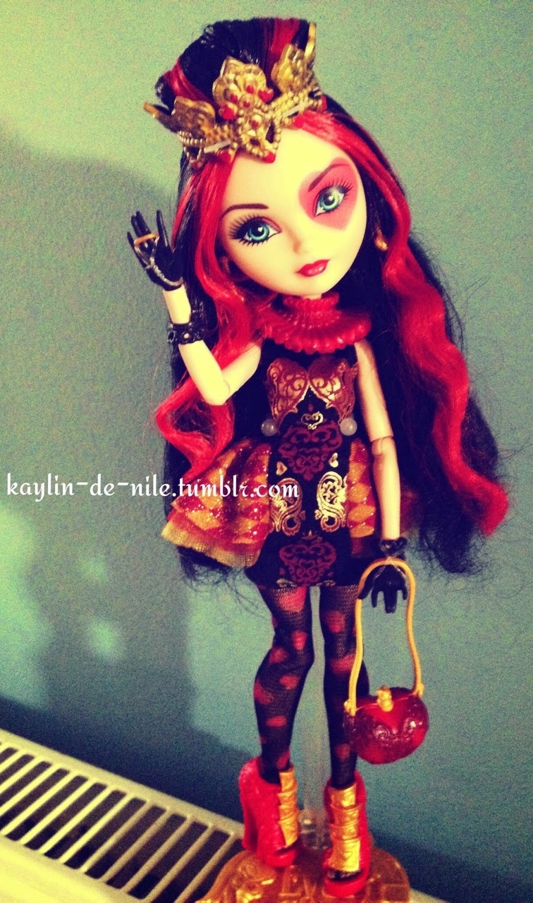 Bloo MayS.: Ever After High: Detalhes da boneca Lizzie Hearts!!