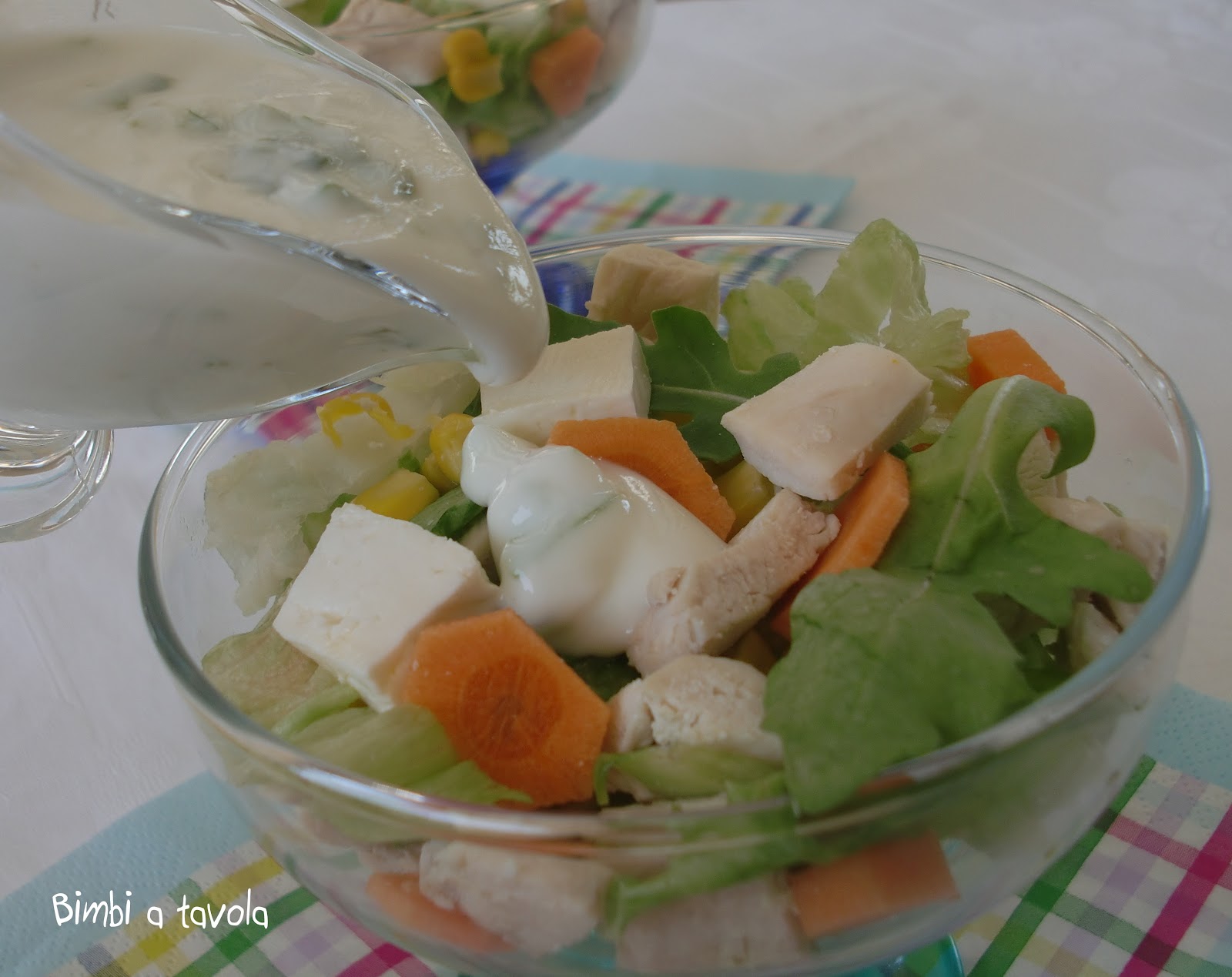 Insalata di pollo con salsa allo yogurt e come direbbe puffo brontolone