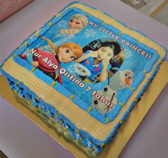 Frozen Birthday Cake With Custom Edible Image Muffin ...