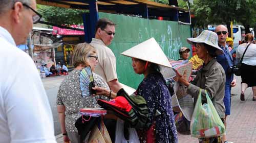 Du lịch Việt Nam:Mài Dao Cả Năm Chờ Được Chém Chat+chem+du+khach
