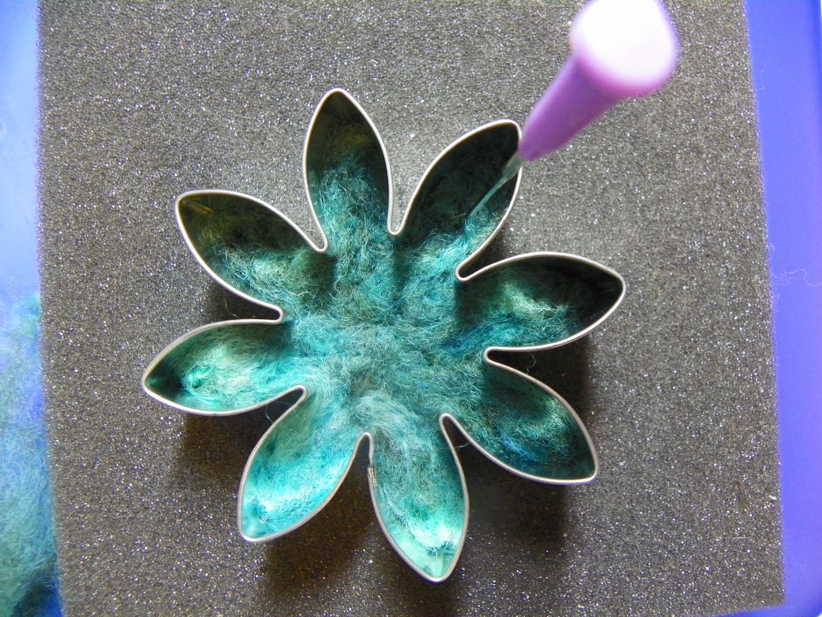 Karen Makes Stuff Cookie Cutter Felting