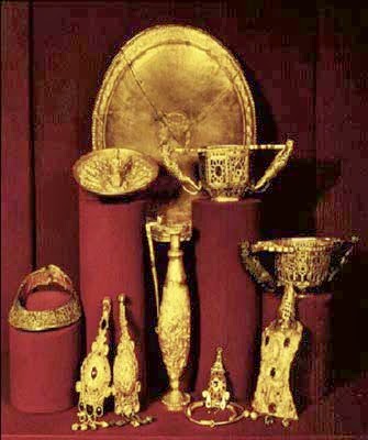 Enciclopediae Tezaurul De La Pietroasa