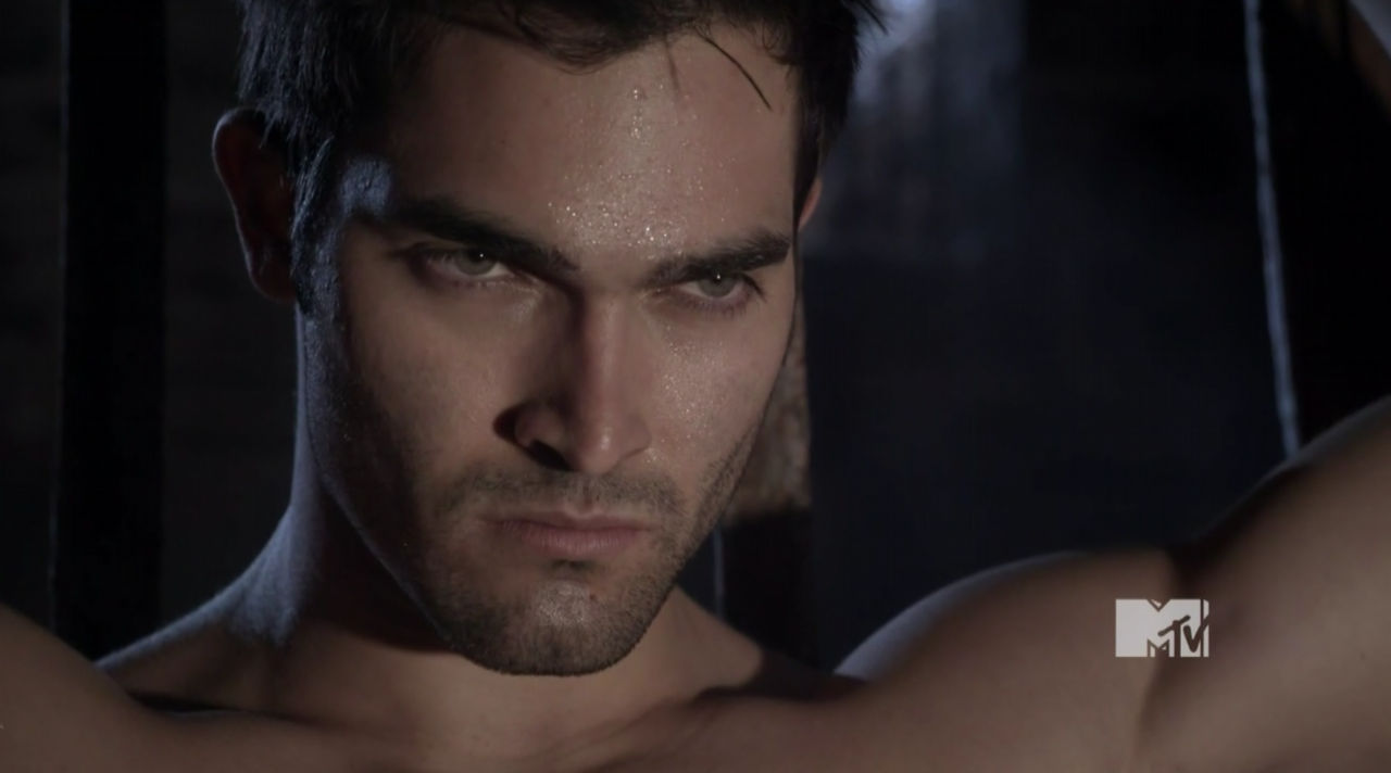 Tyler Hoechlin Body